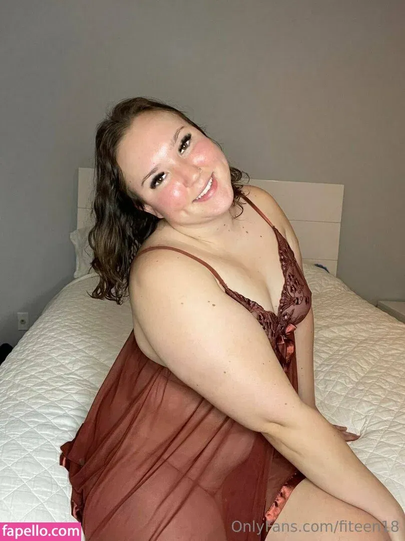 fiteen18 / nikinina178 Onlyfans Photo Gallery 