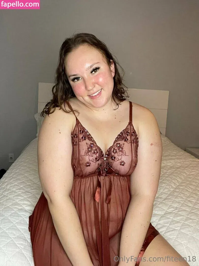 fiteen18 / nikinina178 Onlyfans Photo Gallery 