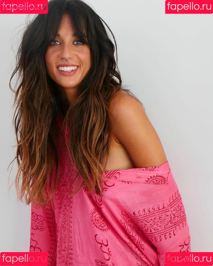 Maria Pedraza Onlyfans Photo Gallery 