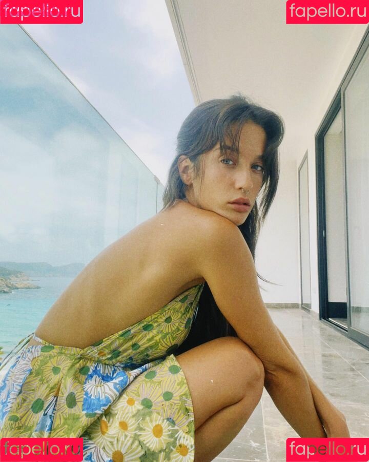 Maria Pedraza Onlyfans Photo Gallery 