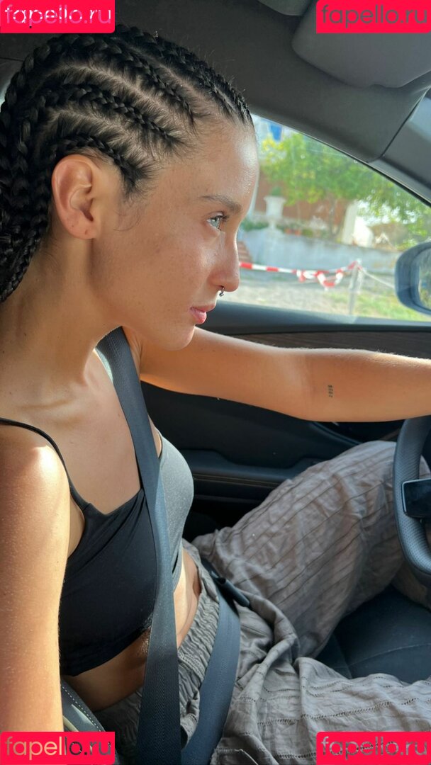 Maria Pedraza Onlyfans Photo Gallery 