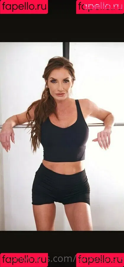 Silvia Saige / silviasaigexxx / thesilviasaige Onlyfans Photo Gallery 