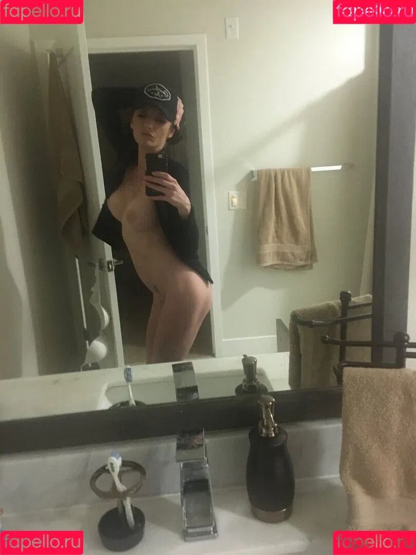 Silvia Saige / silviasaigexxx / thesilviasaige Onlyfans Photo Gallery 