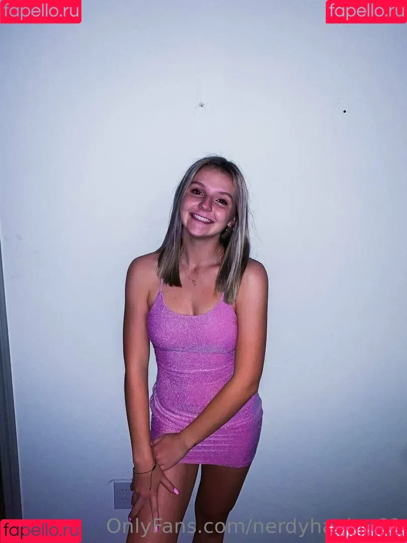 chaseelynnx / nerdyhayley69 Onlyfans Photo Gallery 