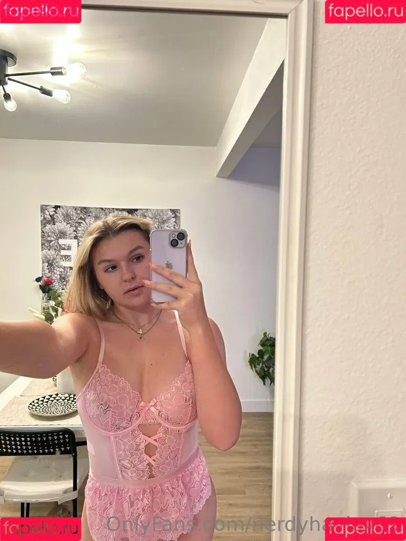 chaseelynnx / nerdyhayley69 Onlyfans Photo Gallery 