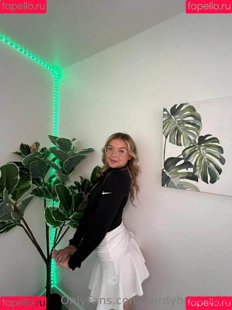 chaseelynnx / nerdyhayley69 Onlyfans Photo Gallery 