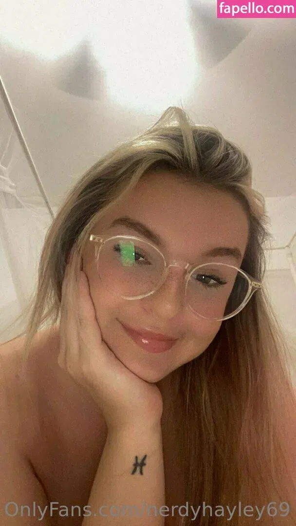 chaseelynnx / nerdyhayley69 Onlyfans Photo Gallery 