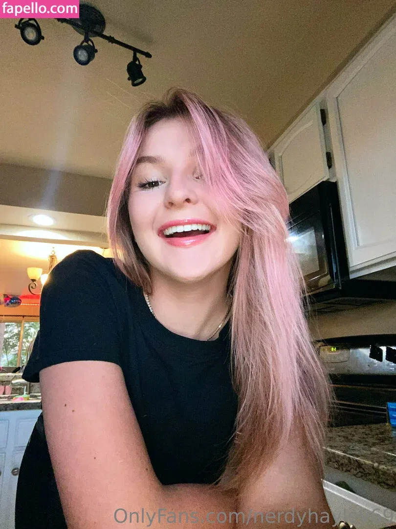 chaseelynnx / nerdyhayley69 Onlyfans Photo Gallery 