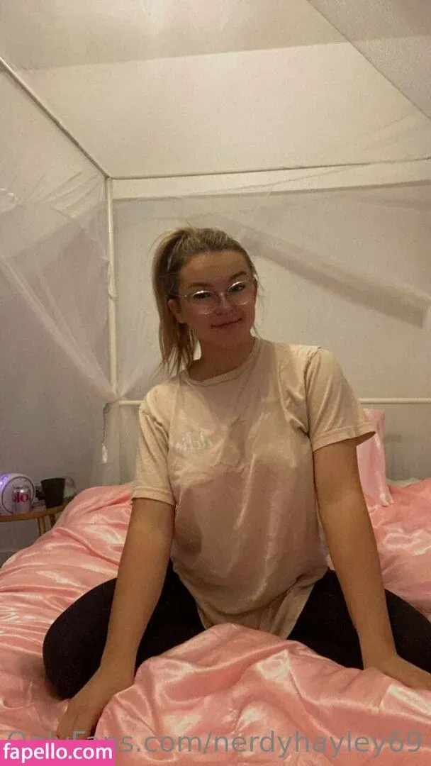 chaseelynnx / nerdyhayley69 Onlyfans Photo Gallery 