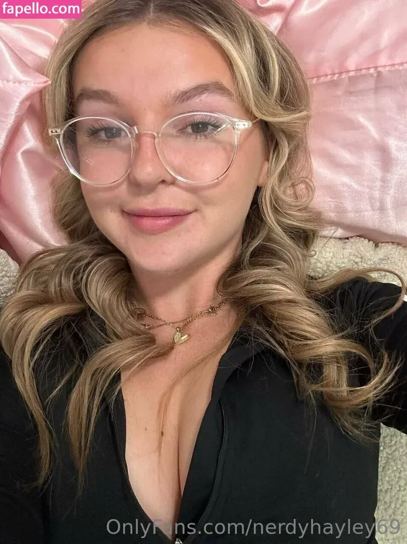 chaseelynnx / nerdyhayley69 Onlyfans Photo Gallery 
