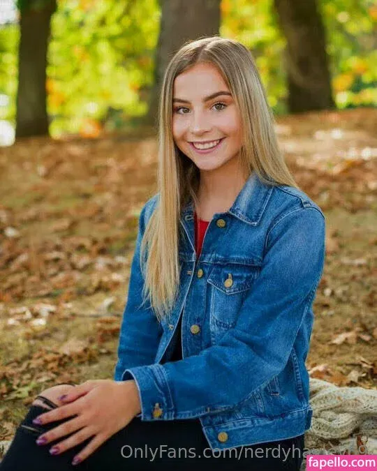 chaseelynnx / nerdyhayley69 Onlyfans Photo Gallery 