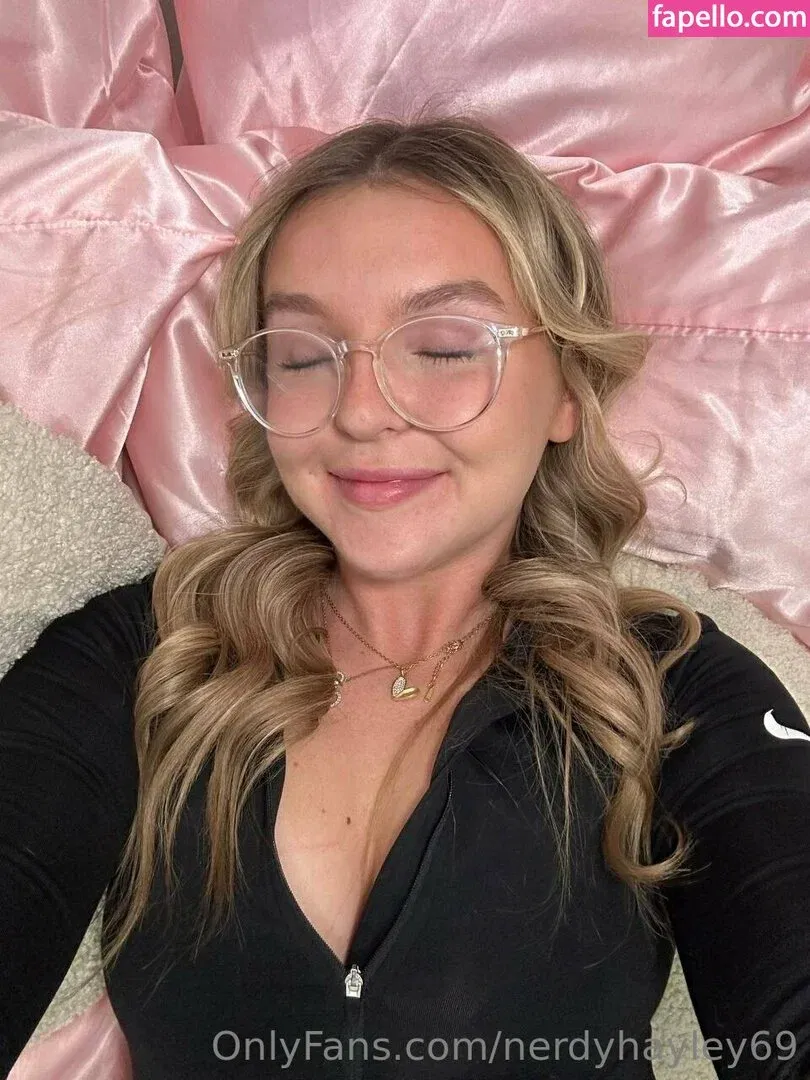 chaseelynnx / nerdyhayley69 Onlyfans Photo Gallery 