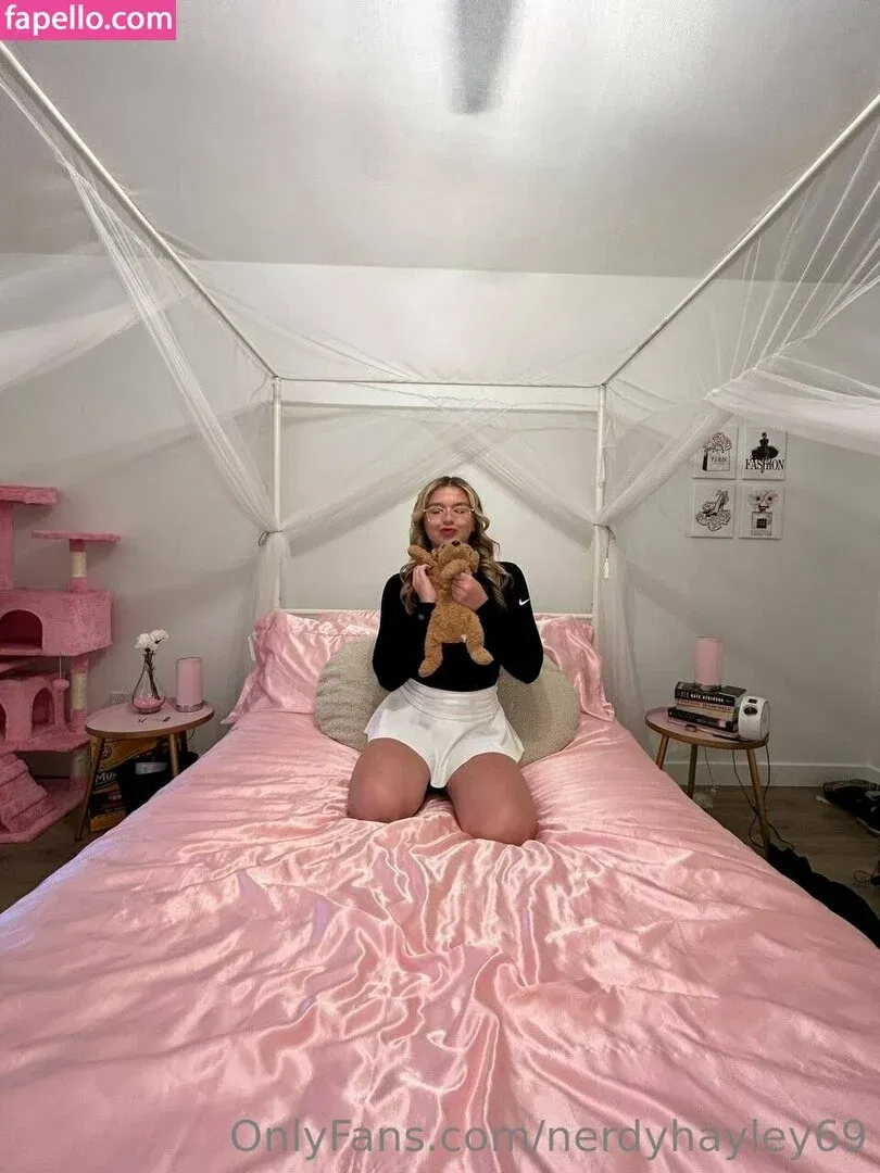 chaseelynnx / nerdyhayley69 Onlyfans Photo Gallery 