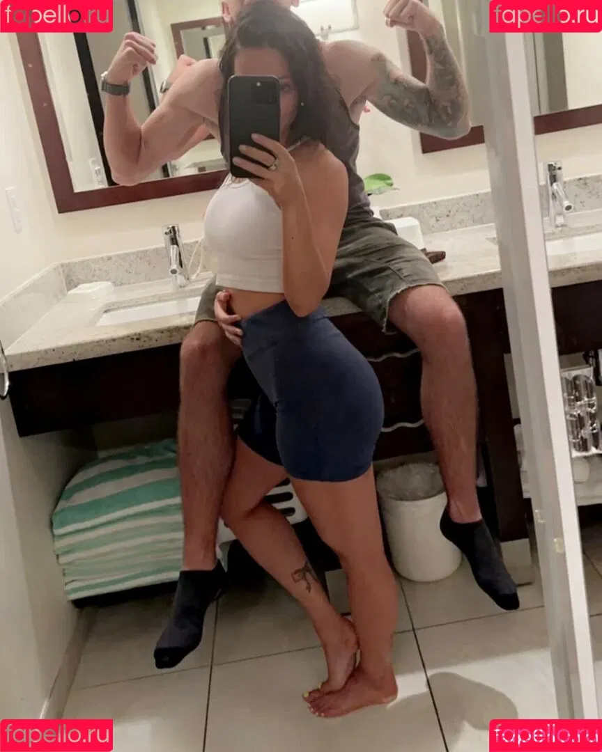 Brittney Atwood / Brittney Smith / _little_britt_ / brittneyatwood / brittneylsmith Onlyfans Photo Gallery 