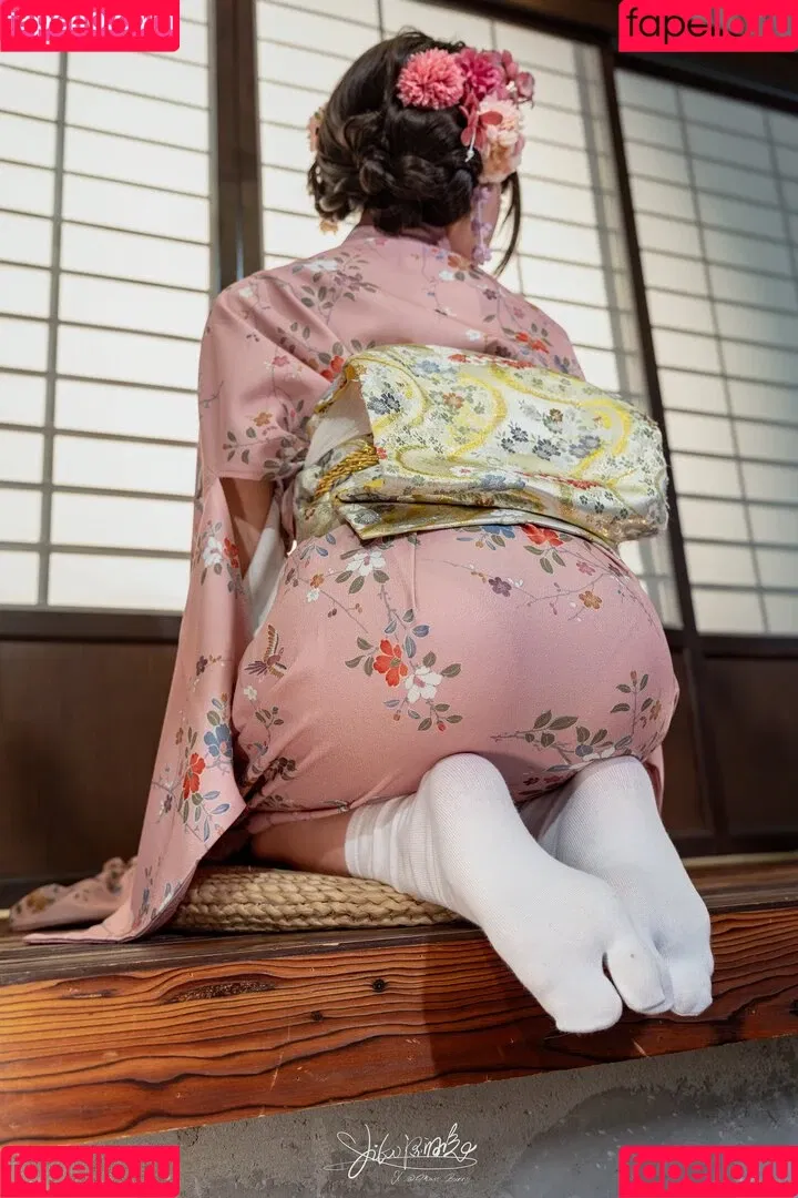 Niantutu / Yaokoututu / lim_meishe Onlyfans Photo Gallery 