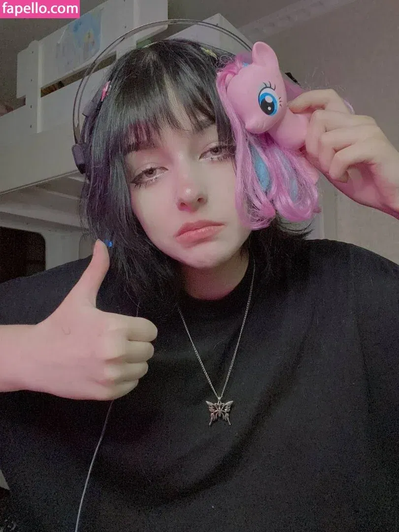 Qusakabi / zsebibaba_of Onlyfans Photo Gallery 