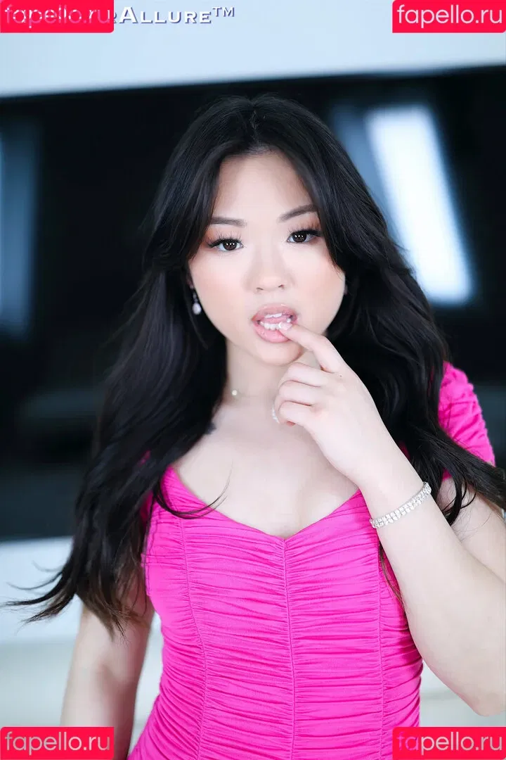 Lulu Chu / loveluluchu / luluchuofficial Onlyfans Photo Gallery 