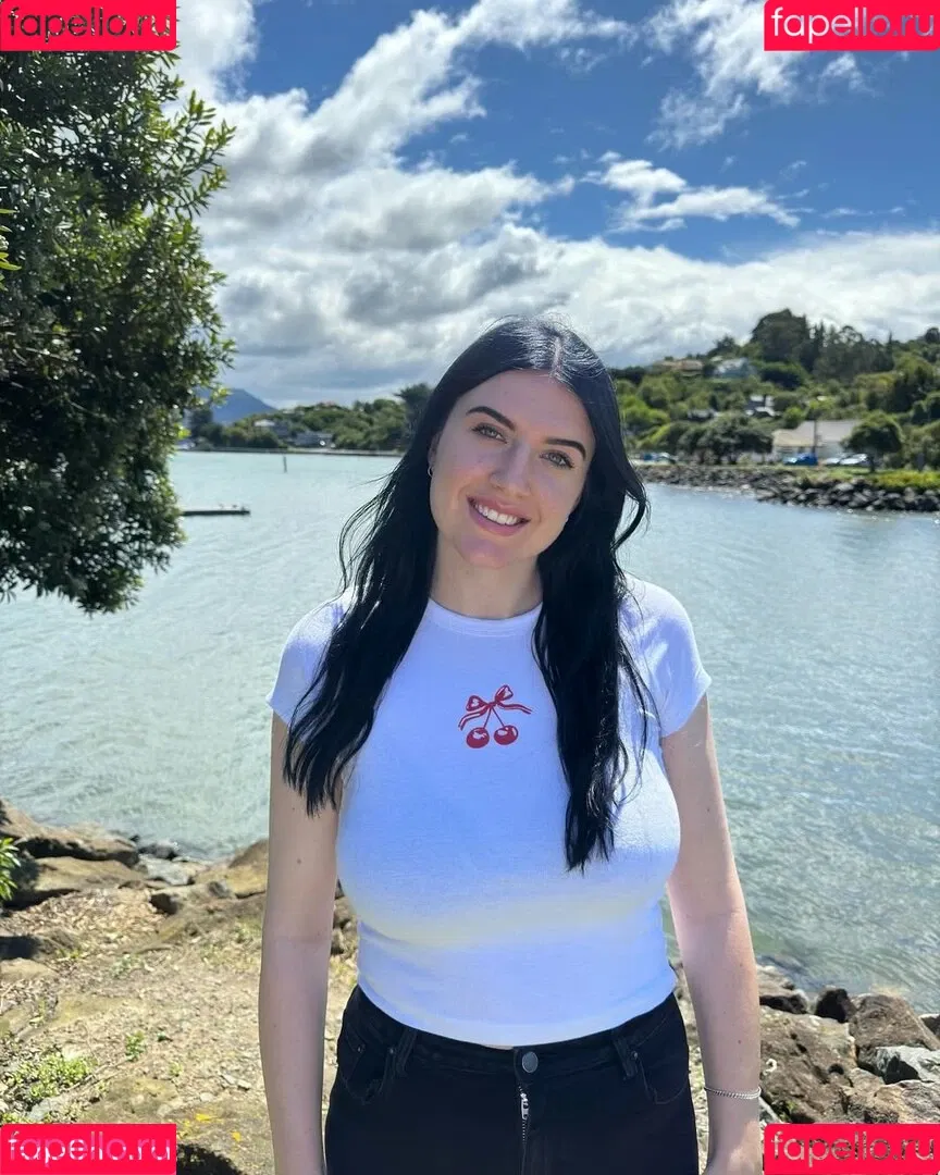 Sophiealiccee / Spicysofiaxo / sophaliccee / sophoalicexo Onlyfans Photo Gallery 