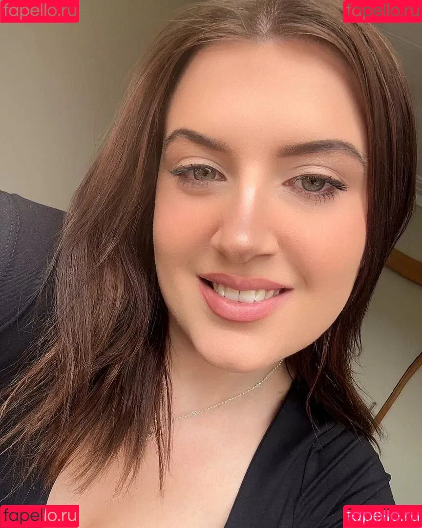 Sophiealiccee / Spicysofiaxo / sophaliccee / sophoalicexo Onlyfans Photo Gallery 