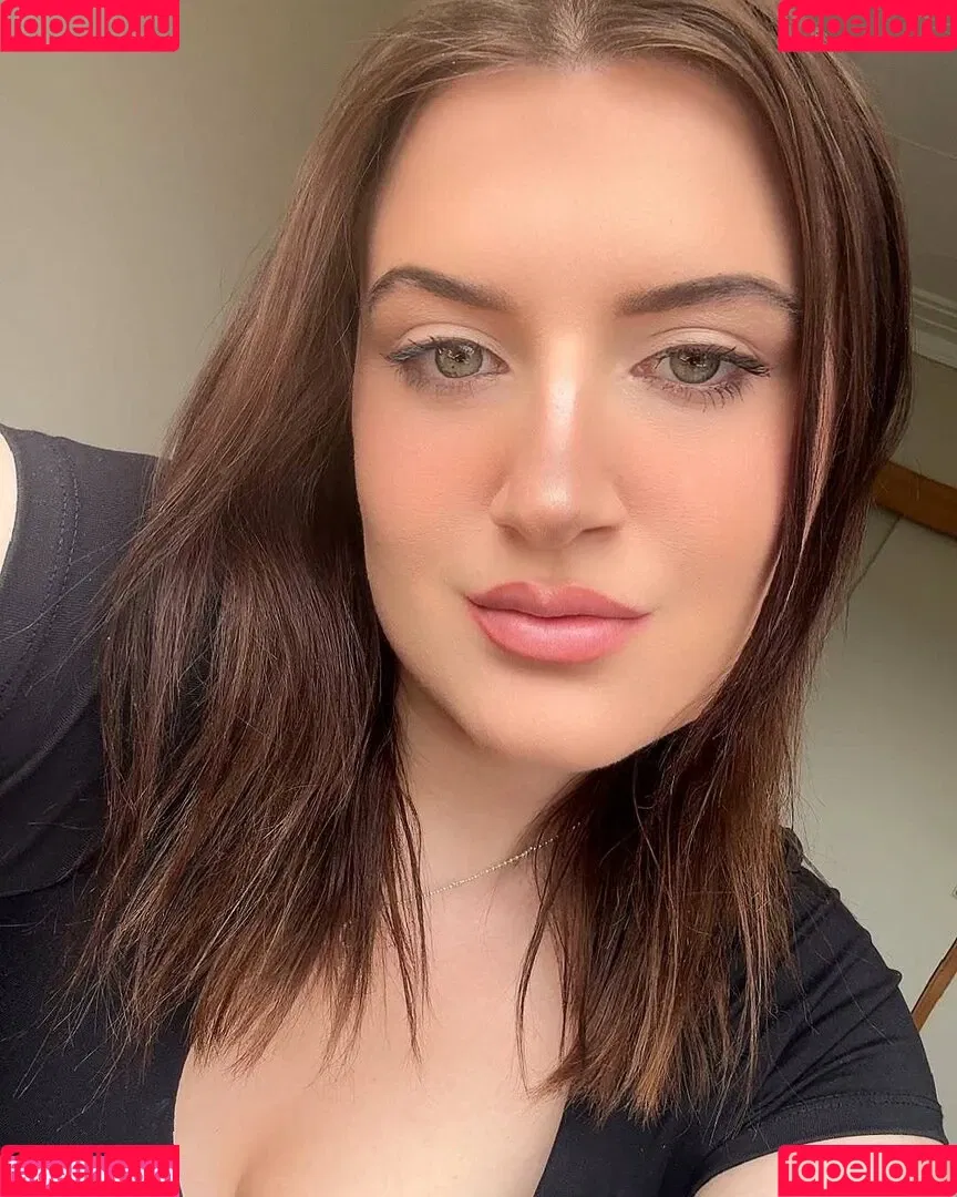 Sophiealiccee / Spicysofiaxo / sophaliccee / sophoalicexo Onlyfans Photo Gallery 