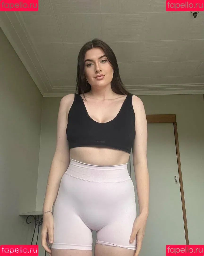 Sophiealiccee / Spicysofiaxo / sophaliccee / sophoalicexo Onlyfans Photo Gallery 