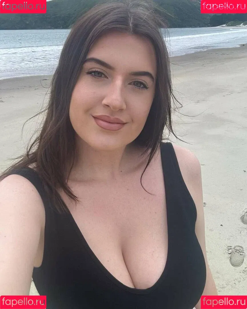 Sophiealiccee / Spicysofiaxo / sophaliccee / sophoalicexo Onlyfans Photo Gallery 