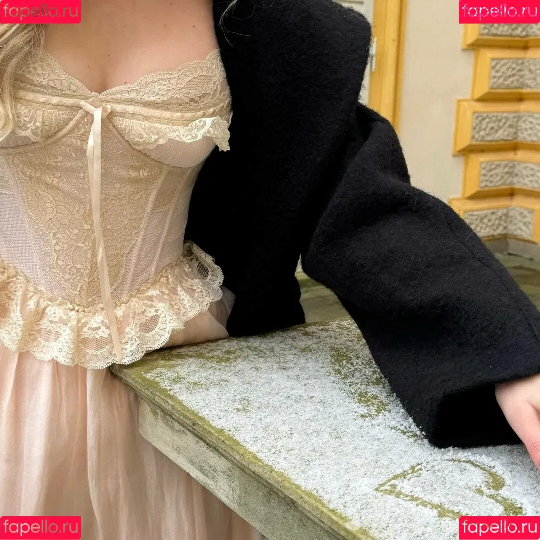 Nikki Beiar / nikkibearvip / nikkibeiar Onlyfans Photo Gallery 