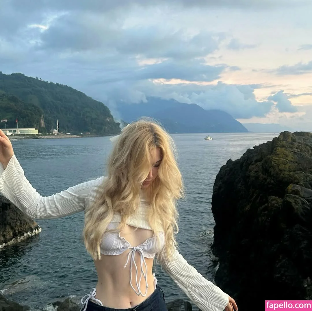 Nikki Beiar / nikkibearvip / nikkibeiar Onlyfans Photo Gallery 