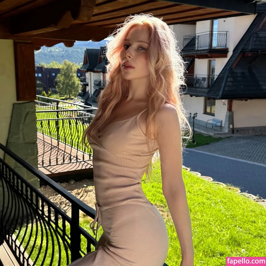 Nikki Beiar / nikkibearvip / nikkibeiar Onlyfans Photo Gallery 