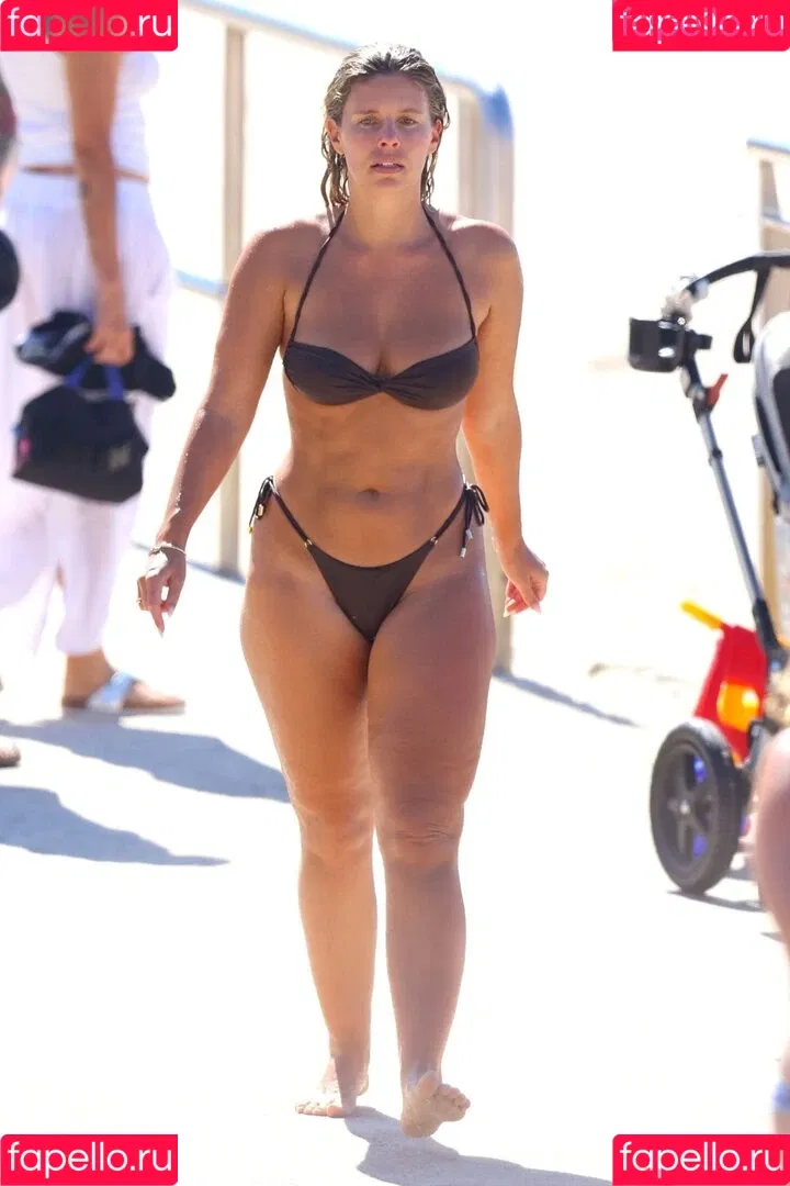 Natasha Oakley / tashoakley Onlyfans Photo Gallery 