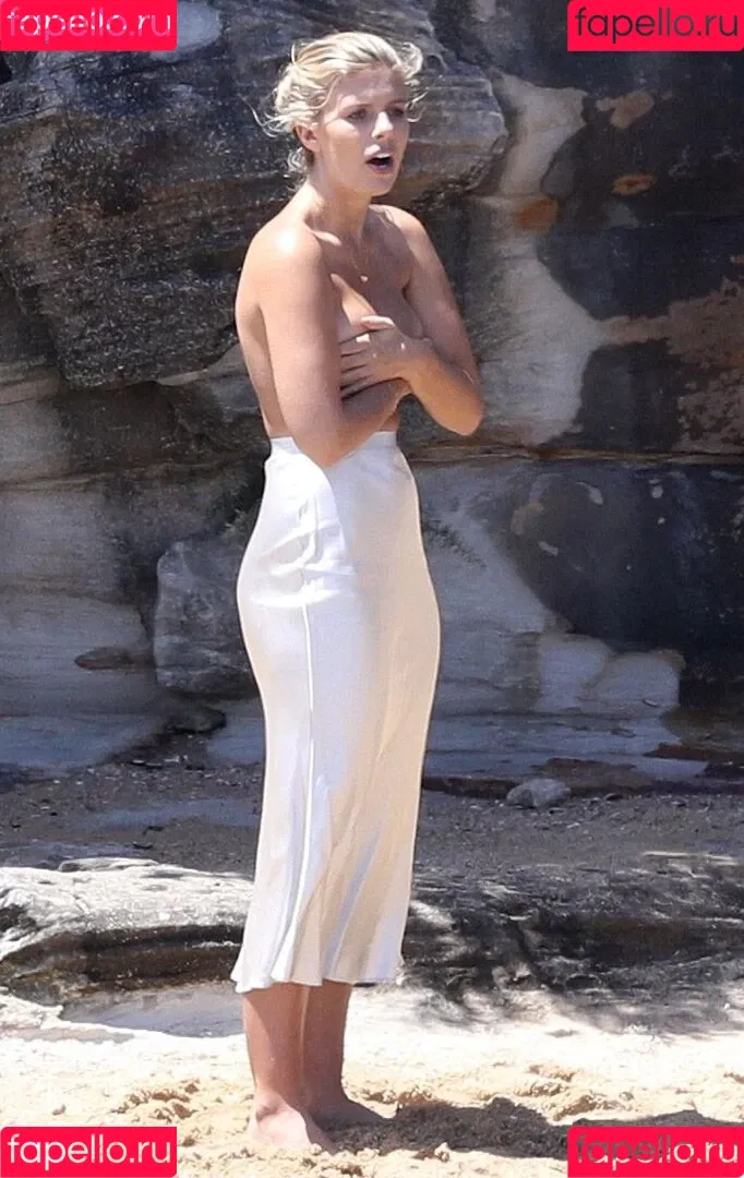Natasha Oakley / tashoakley Onlyfans Photo Gallery 