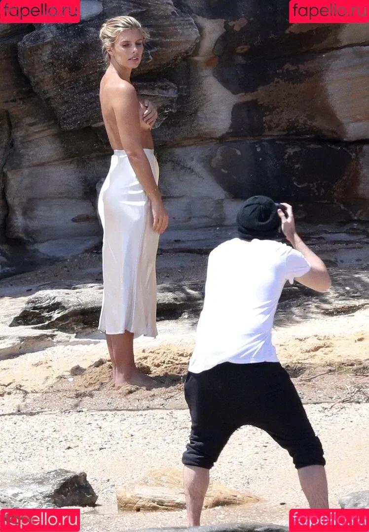 Natasha Oakley / tashoakley Onlyfans Photo Gallery 