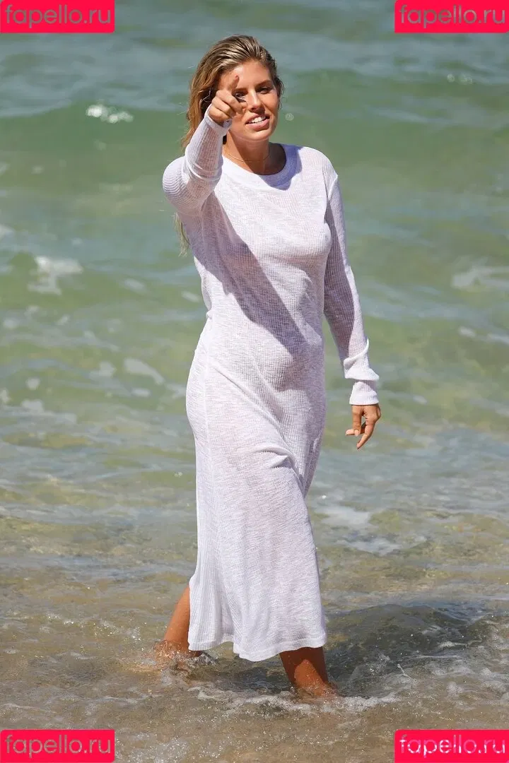 Natasha Oakley / tashoakley Onlyfans Photo Gallery 