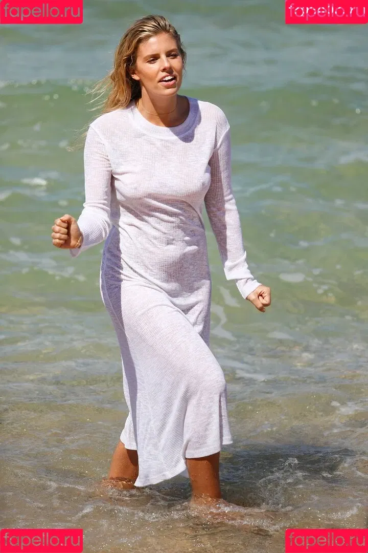 Natasha Oakley / tashoakley Onlyfans Photo Gallery 