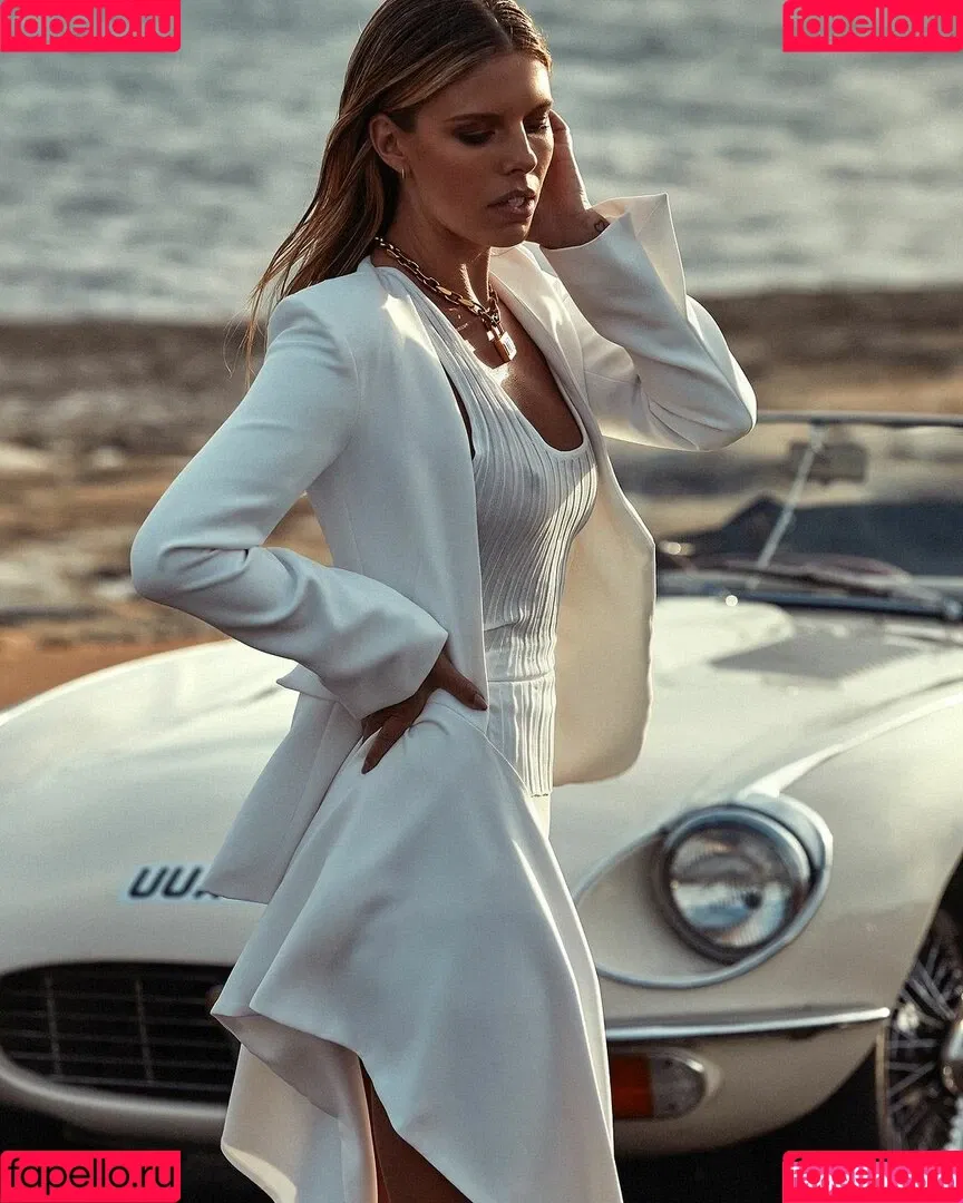 Natasha Oakley / tashoakley Onlyfans Photo Gallery 