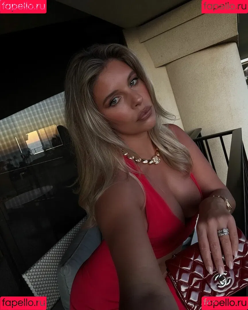 Natasha Oakley / tashoakley Onlyfans Photo Gallery 
