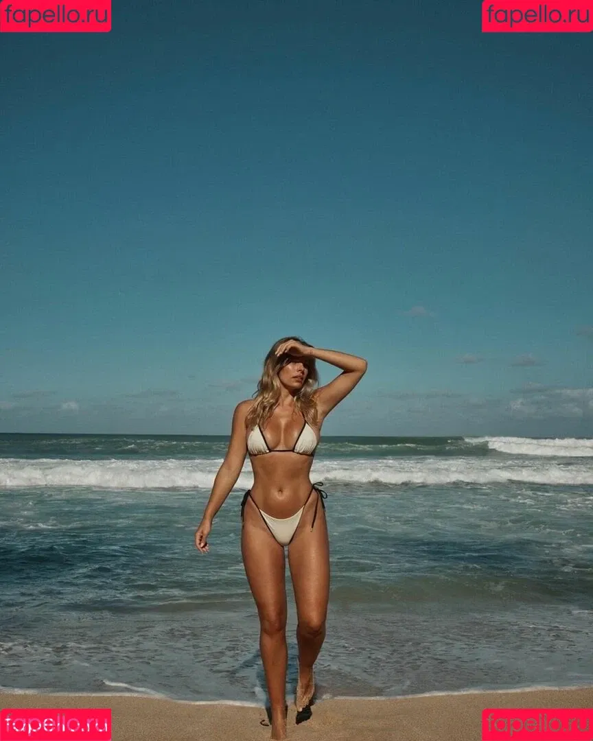 Natasha Oakley / tashoakley Onlyfans Photo Gallery 