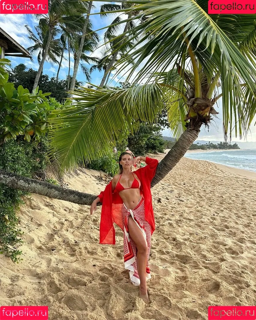 Natasha Oakley / tashoakley Onlyfans Photo Gallery 