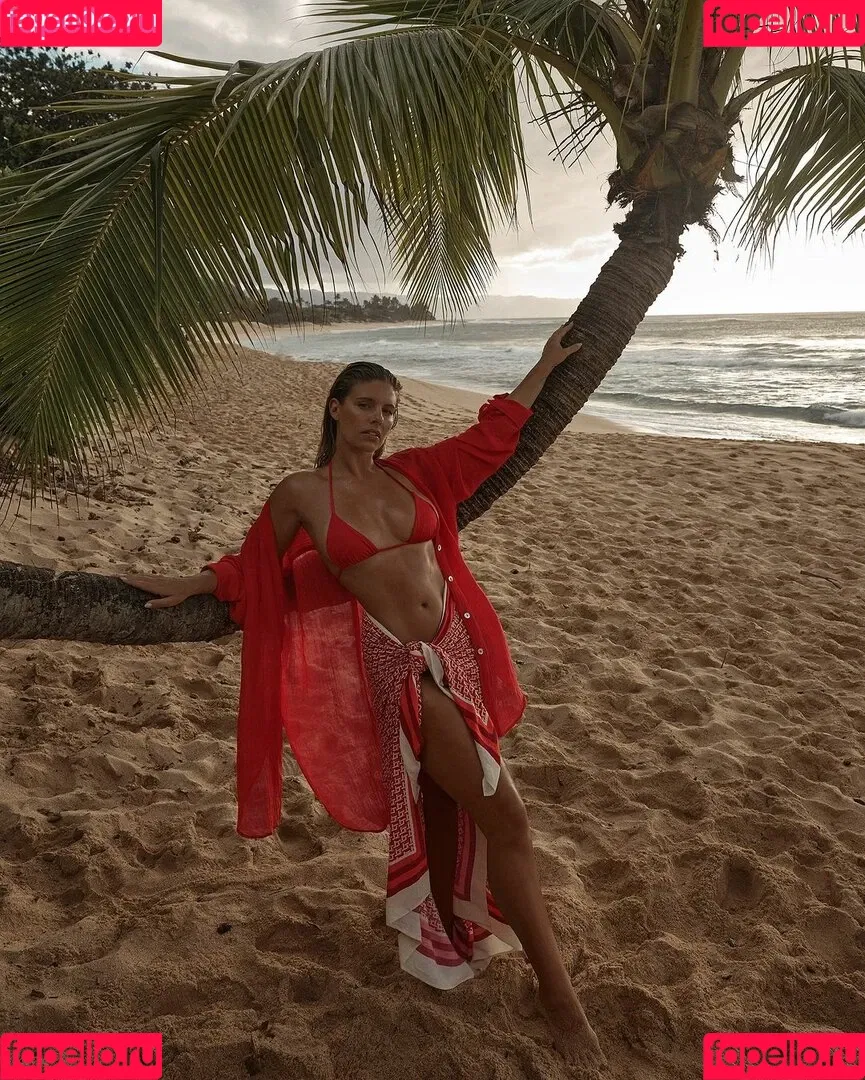 Natasha Oakley / tashoakley Onlyfans Photo Gallery 