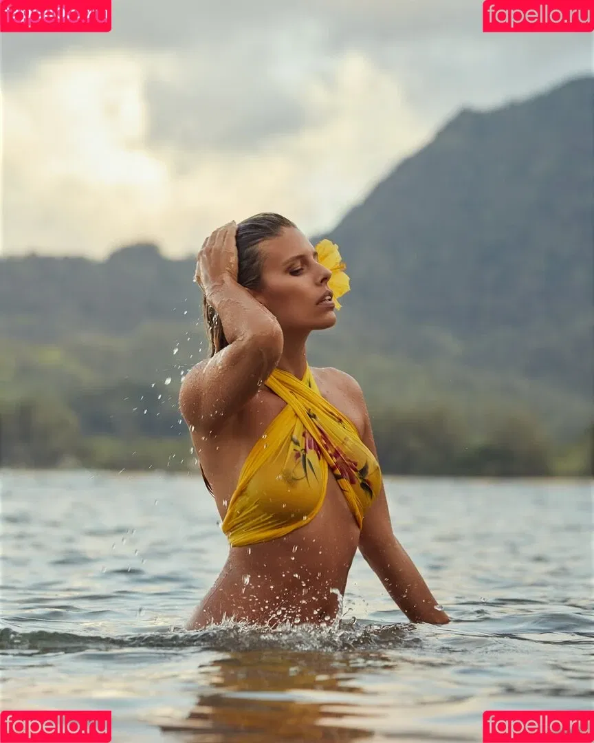 Natasha Oakley / tashoakley Onlyfans Photo Gallery 