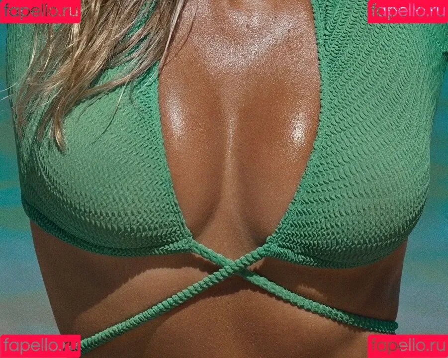 Natasha Oakley / tashoakley Onlyfans Photo Gallery 