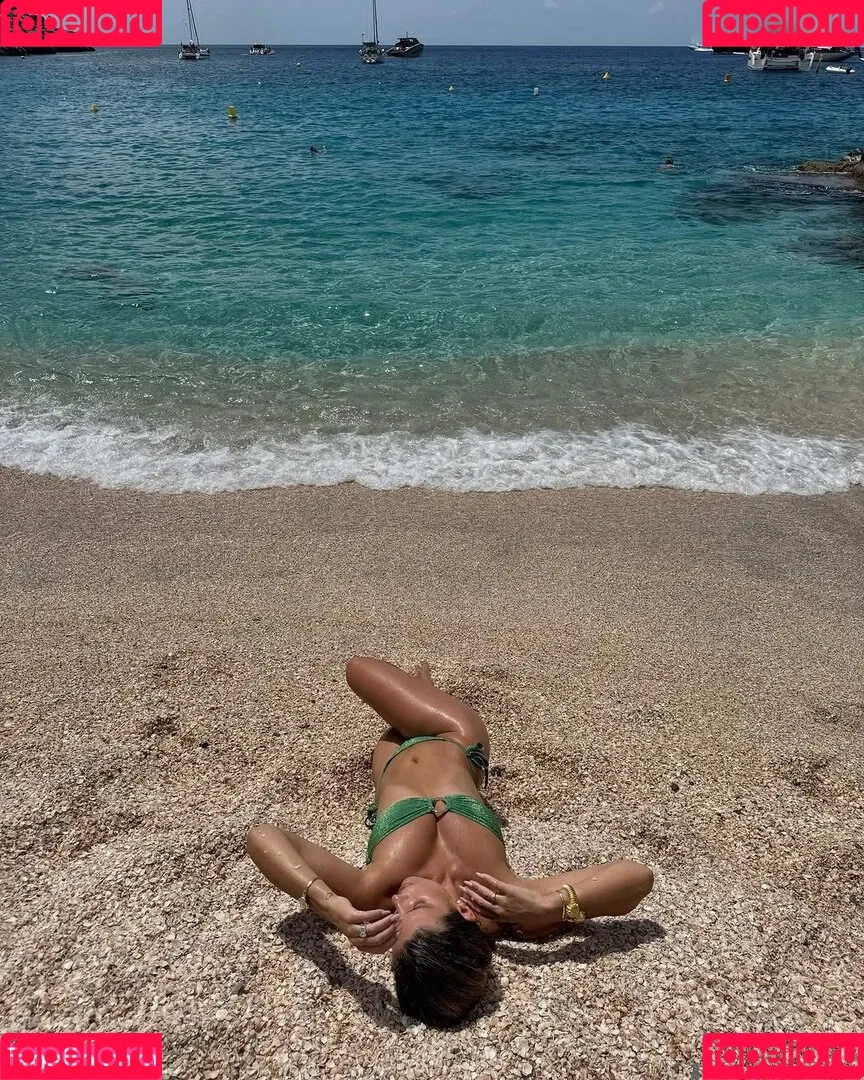 Natasha Oakley / tashoakley Onlyfans Photo Gallery 