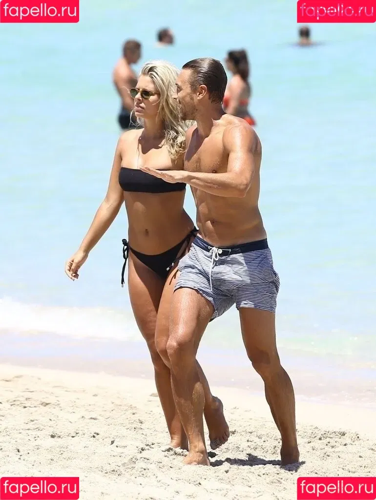 Natasha Oakley / tashoakley Onlyfans Photo Gallery 