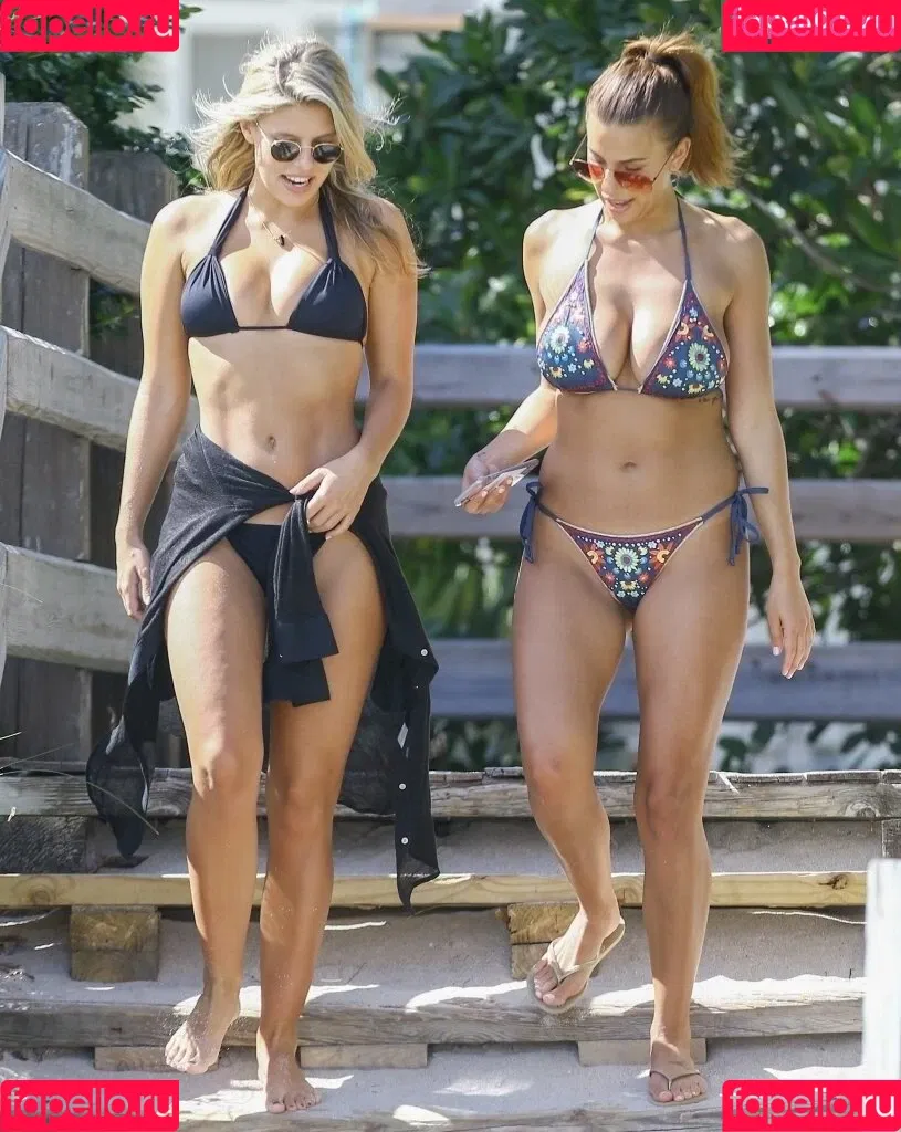 Natasha Oakley / tashoakley Onlyfans Photo Gallery 