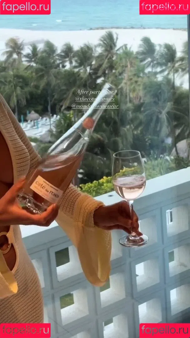 Natasha Oakley / tashoakley Onlyfans Photo Gallery 