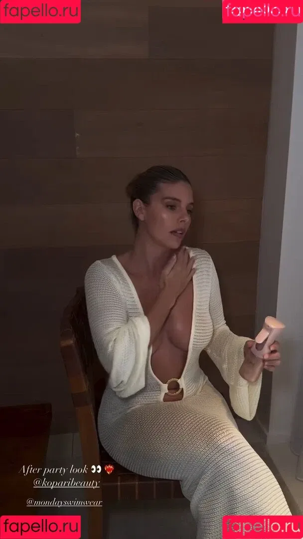 Natasha Oakley / tashoakley Onlyfans Photo Gallery 