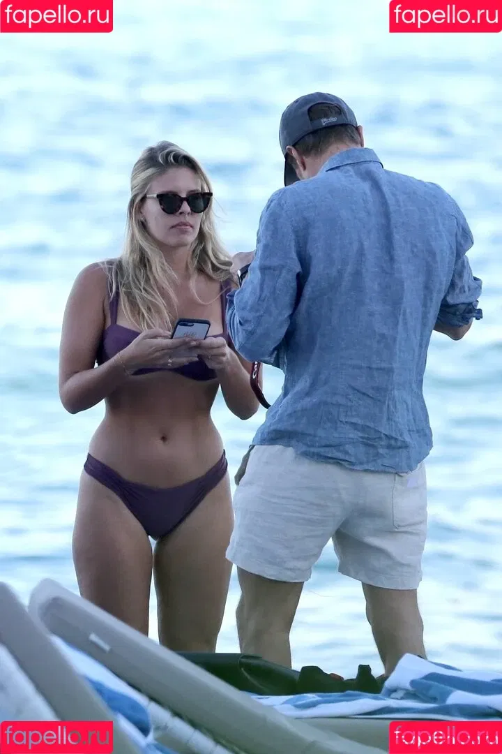 Natasha Oakley / tashoakley Onlyfans Photo Gallery 