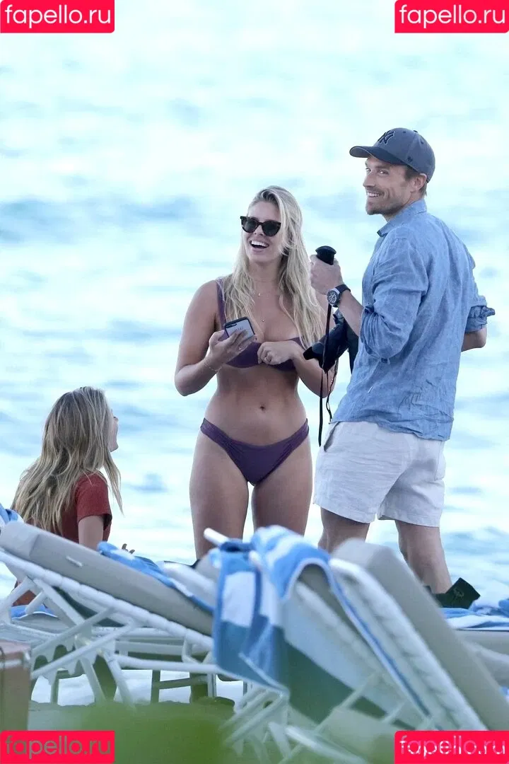 Natasha Oakley / tashoakley Onlyfans Photo Gallery 