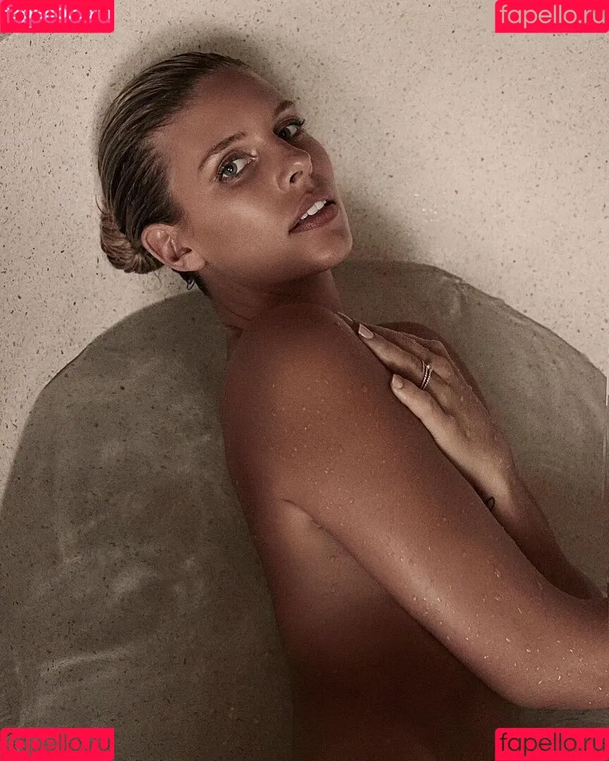 Natasha Oakley / tashoakley Onlyfans Photo Gallery 