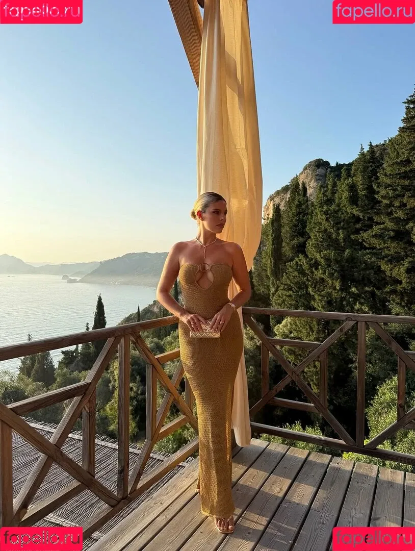 Natasha Oakley / tashoakley Onlyfans Photo Gallery 